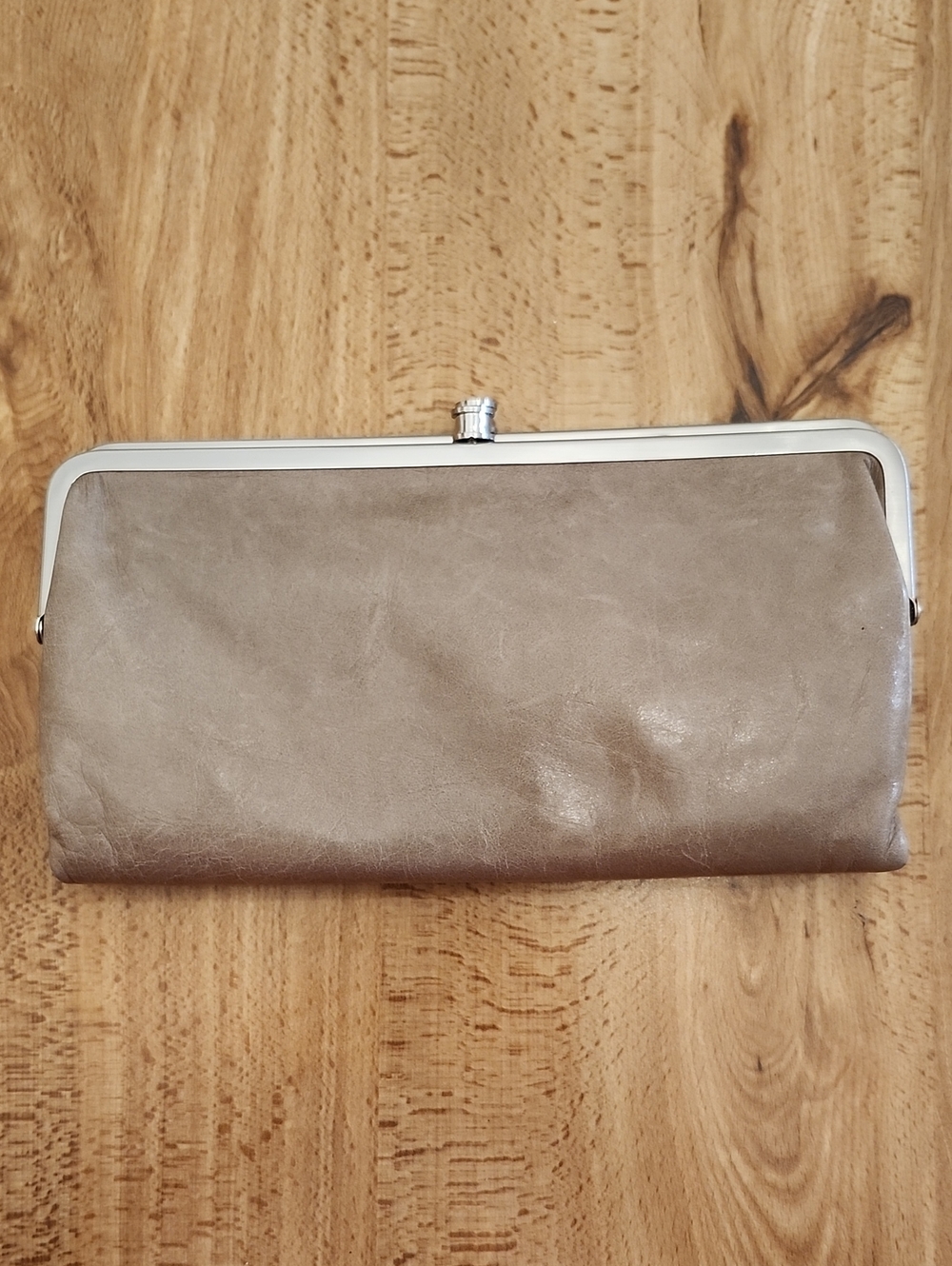 Hobo International Lauren Bifold Wallet Clasps Taupe Clutch Purse